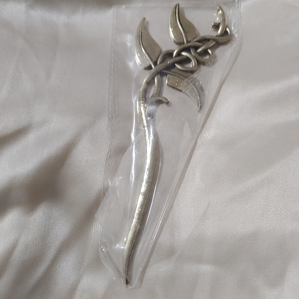 🏷️ Vine Hair Stick